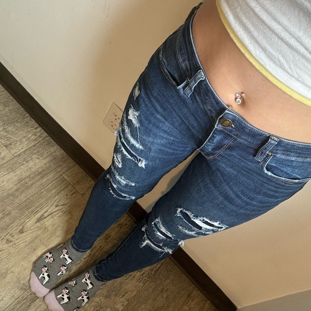 american eagle ripped jeans